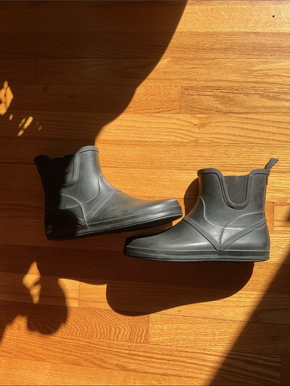 Xero Shoes Gracie Boots featuring a minimalist barefoot design Black Waterproof - Picture 5 of 7